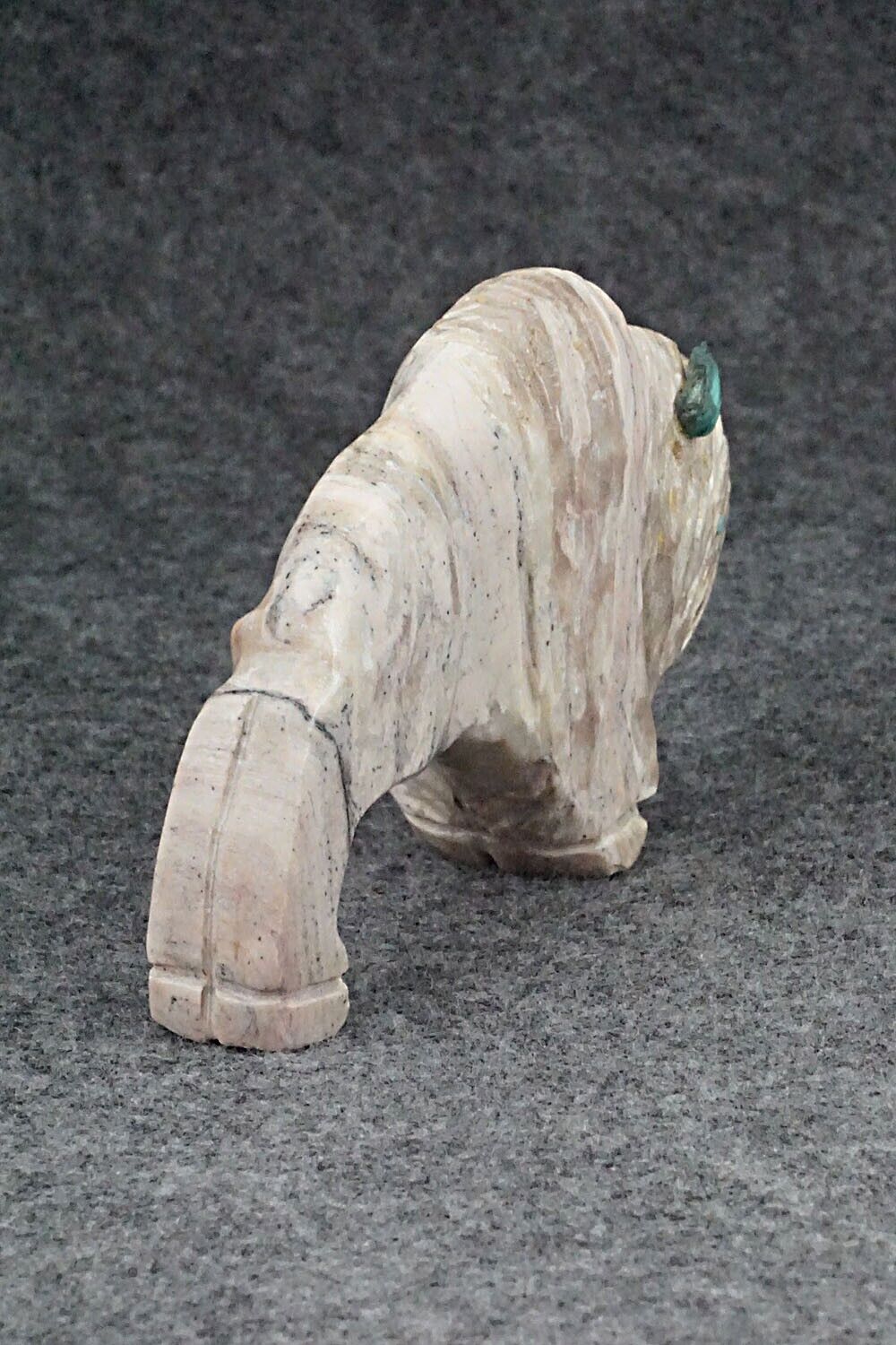 Buffalo Zuni Fetish Carving - Kevin Quam