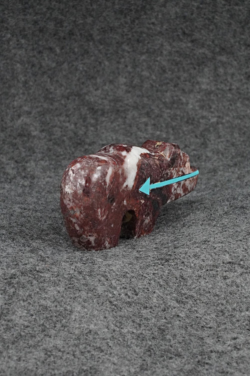 Bear Zuni Fetish Carving - Bernard Laiwakete