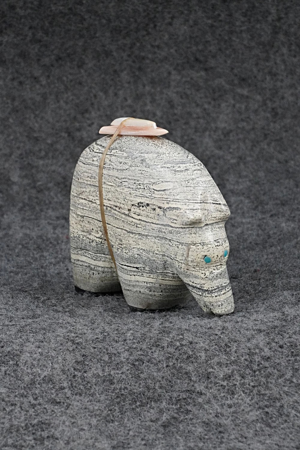 Bear Zuni Fetish Carving - Delvin Leekya