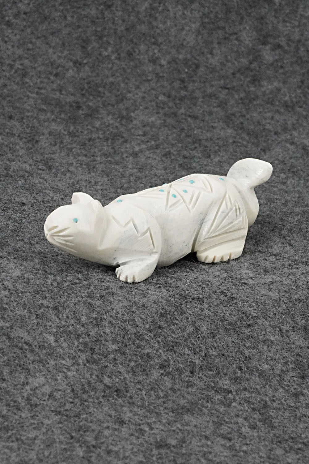 Mountain Lion Zuni Fetish Carving - Adrian Cachini