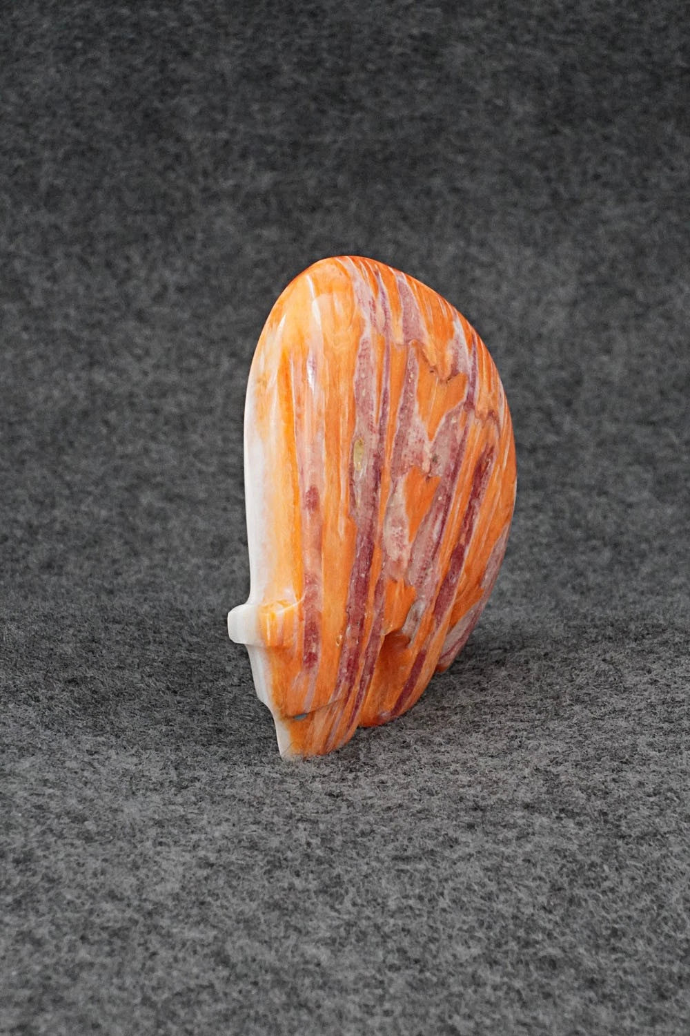 Bear Zuni Fetish Carving - Kenric Laiwakete