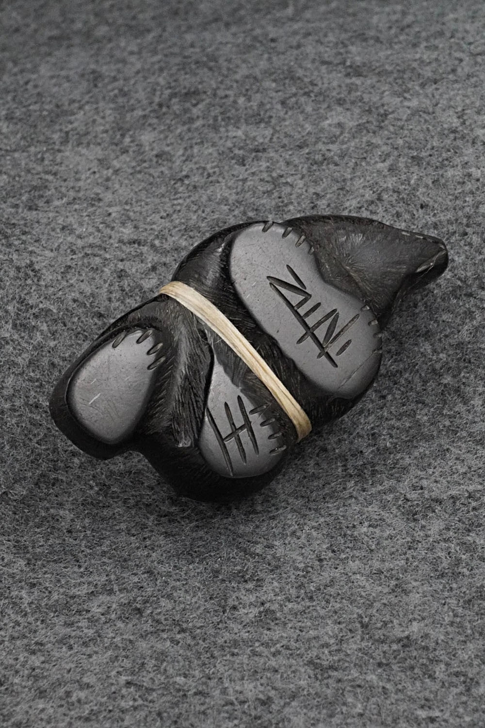 Bear Zuni Fetish Carving - Herb Halate