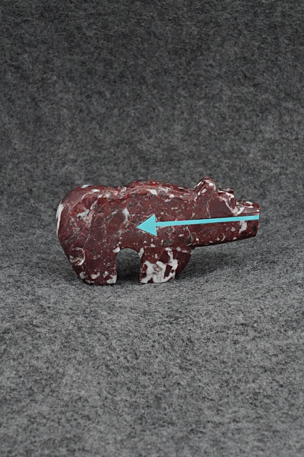 Bear Zuni Fetish Carving - Bernard Laiwakete