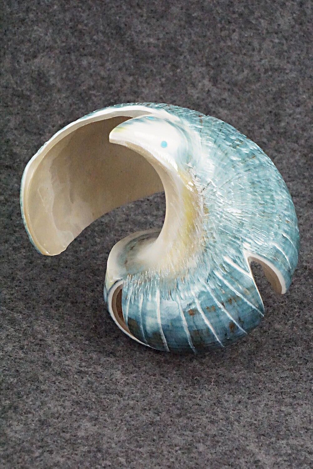 Eagle Zuni Fetish Carving - Delvin Leekya