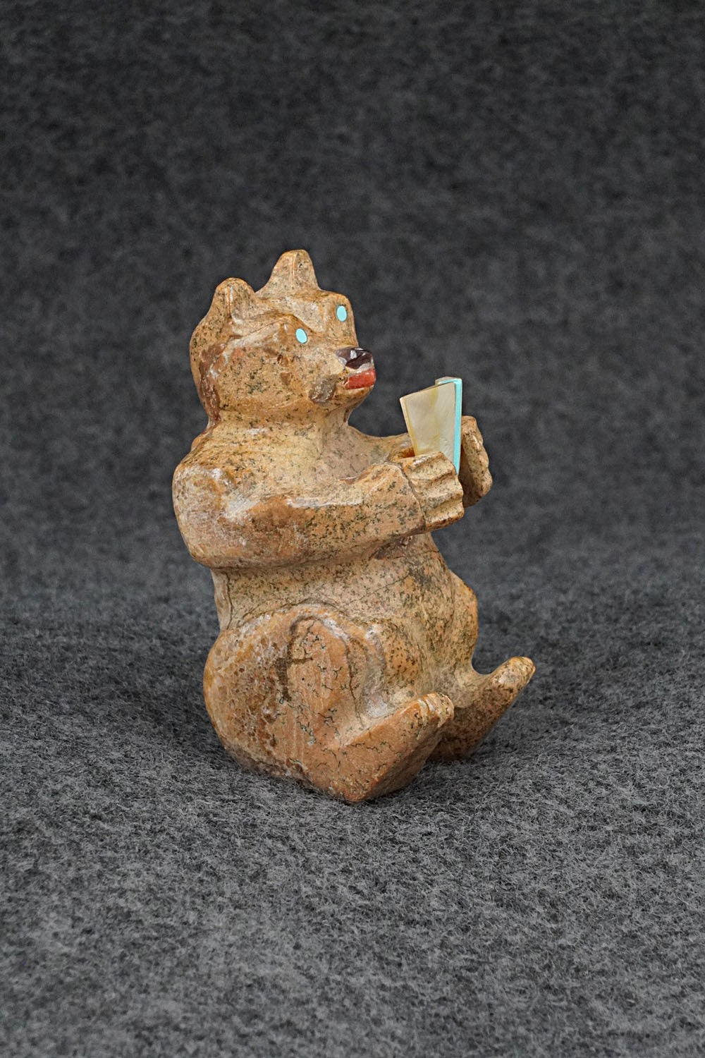 Bear Zuni Fetish Carving - Freddie Leekya