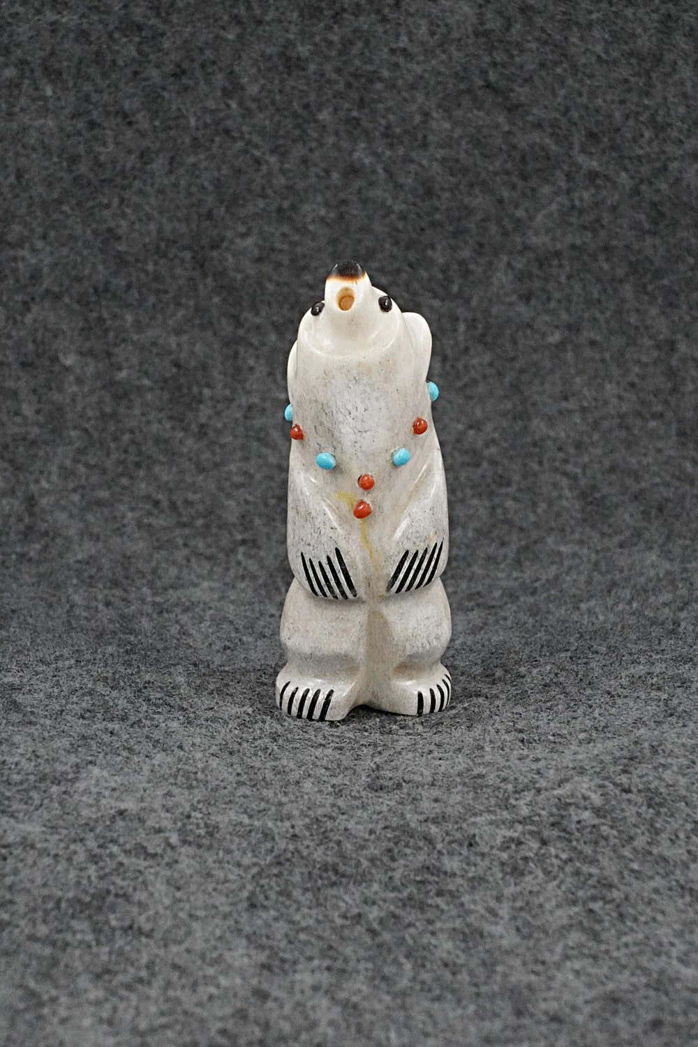 Bear Zuni Fetish Carving - Claudia Peina
