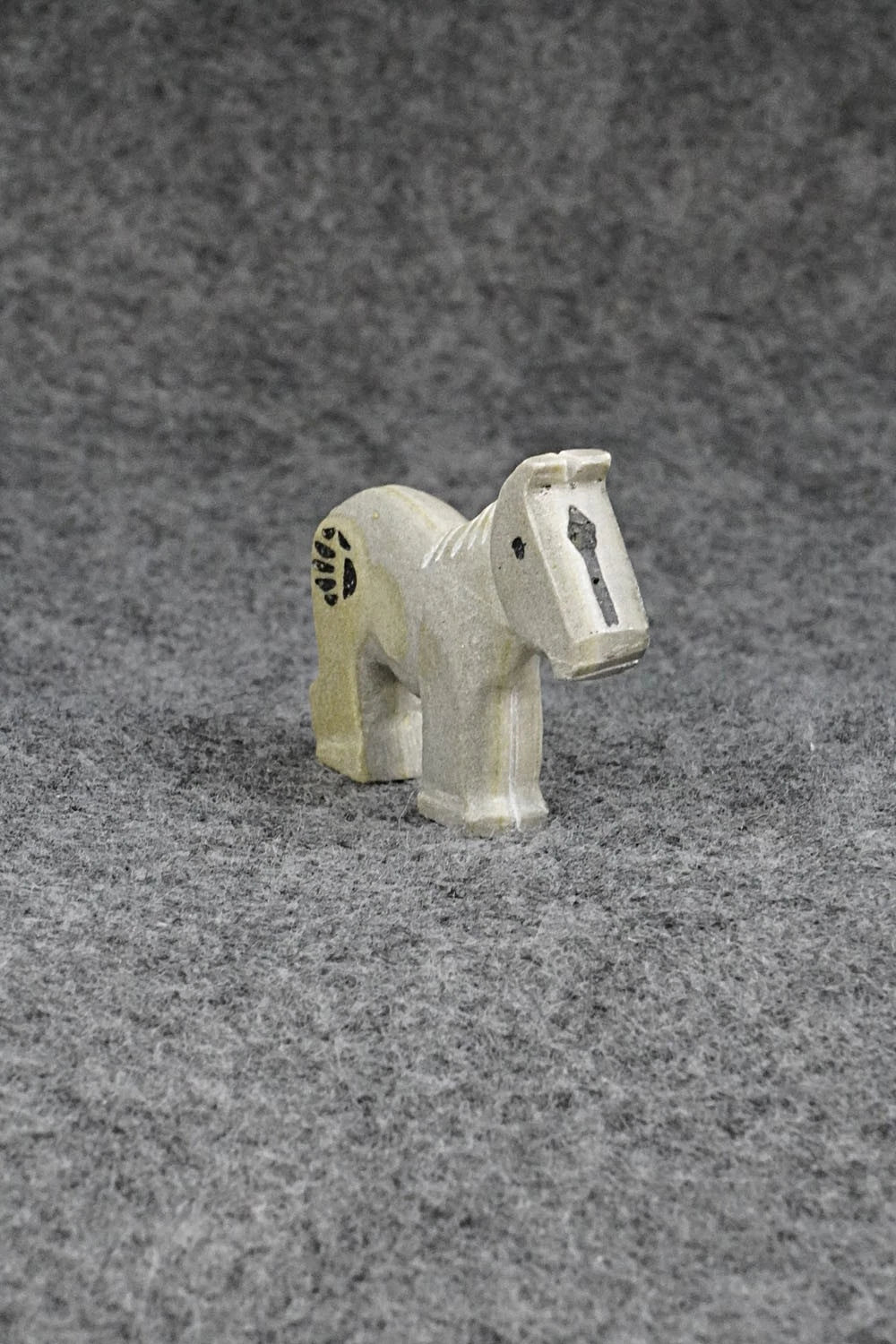 Horse Zuni Fetish Carving - Carol Martin