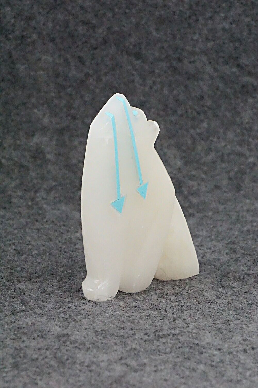 Wolf Zuni Fetish Carving - Bernard Laiwakete
