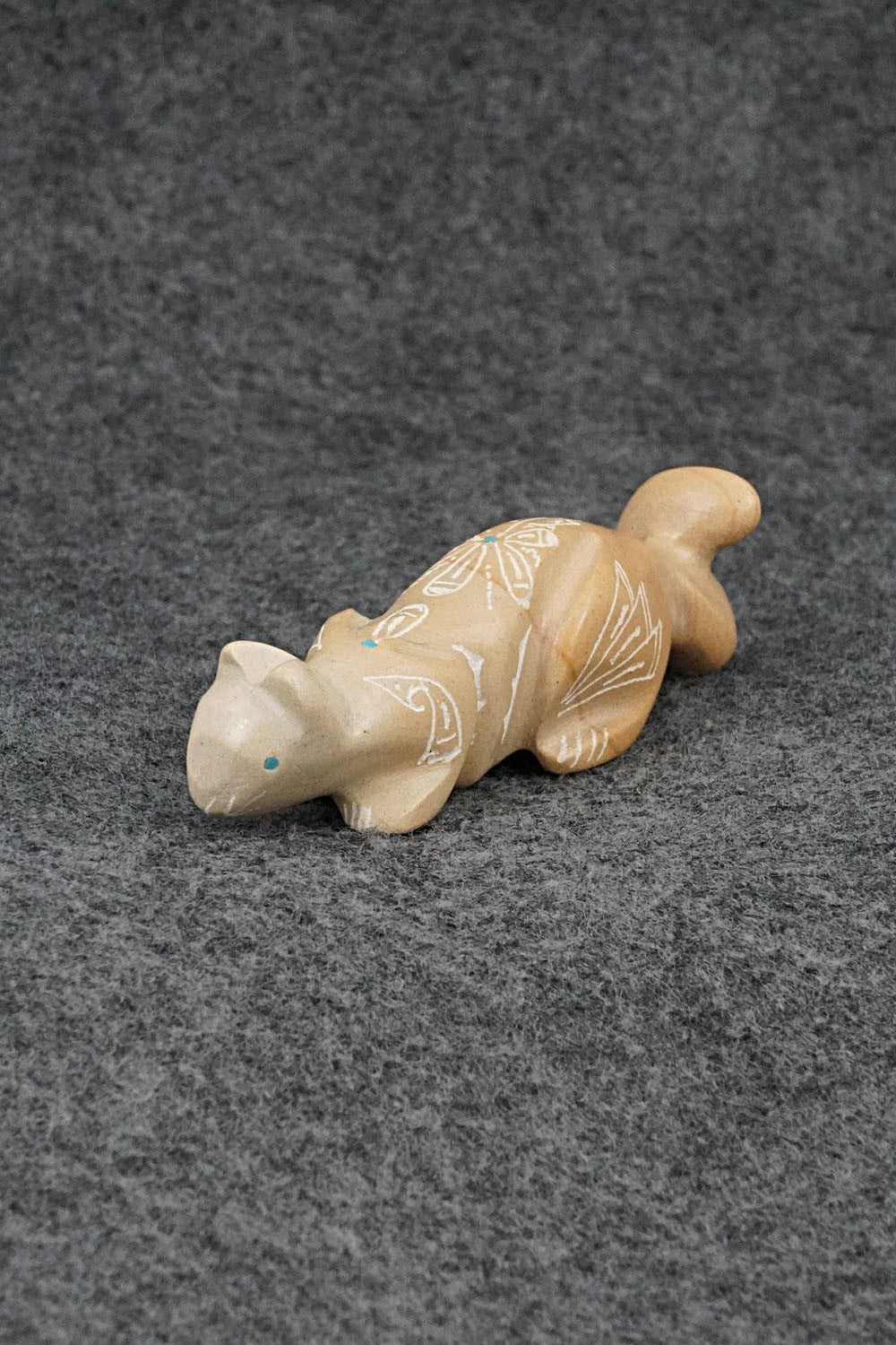 Mountain Lion Zuni Fetish Carving - Adrian Cachini