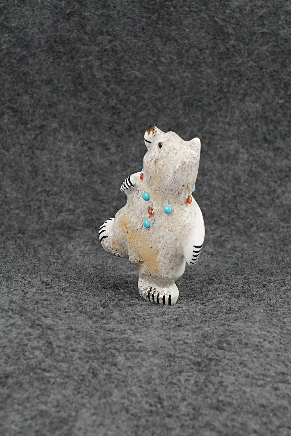 Bear Zuni Fetish Carving - Claudia Peina