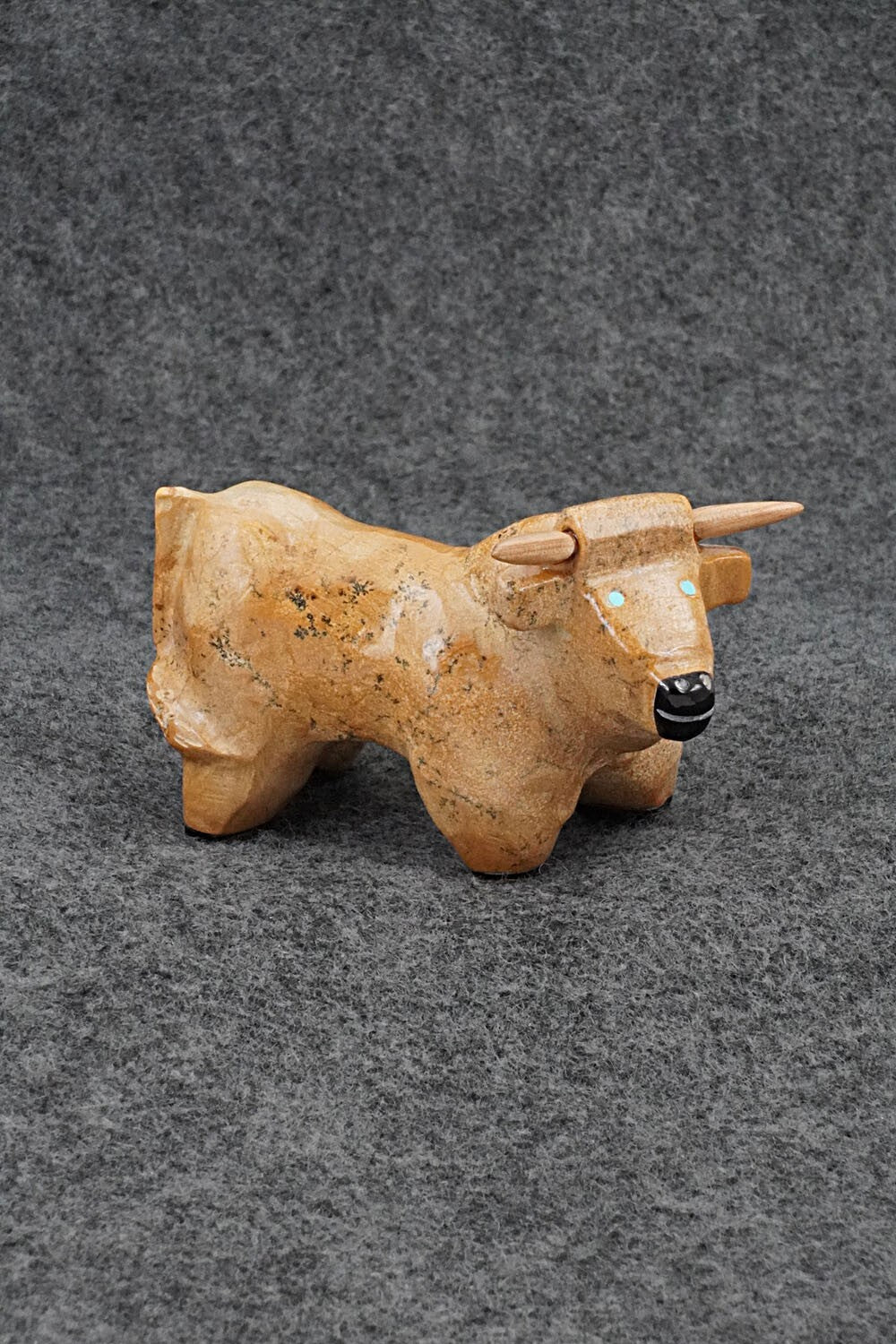 Bull Zuni Fetish Carving - Freddie Leekya