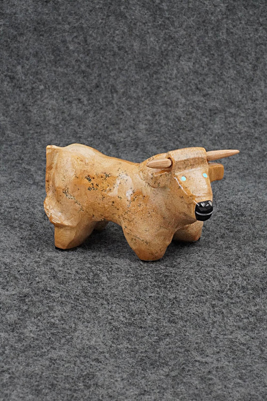 Bull Zuni Fetish Carving - Freddie Leekya