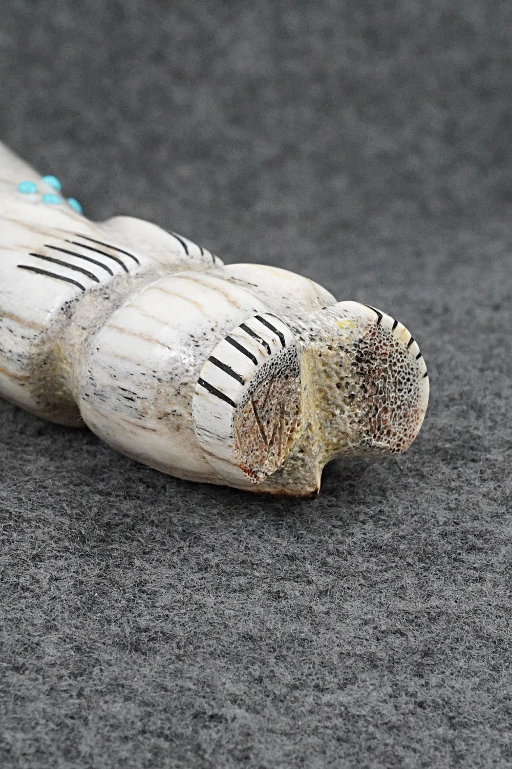 Bear Zuni Fetish Carving - Claudia Peina