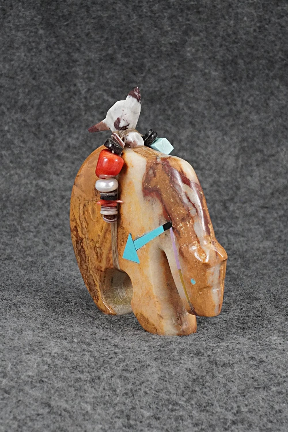 Bear Zuni Fetish Carving - Fernando Laiwakete