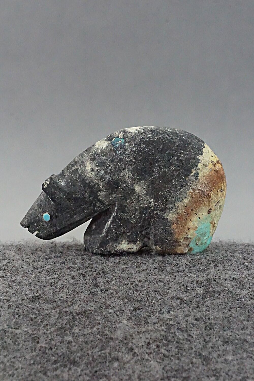 Bear Zuni Fetish Carving - Ronnie Lunasee