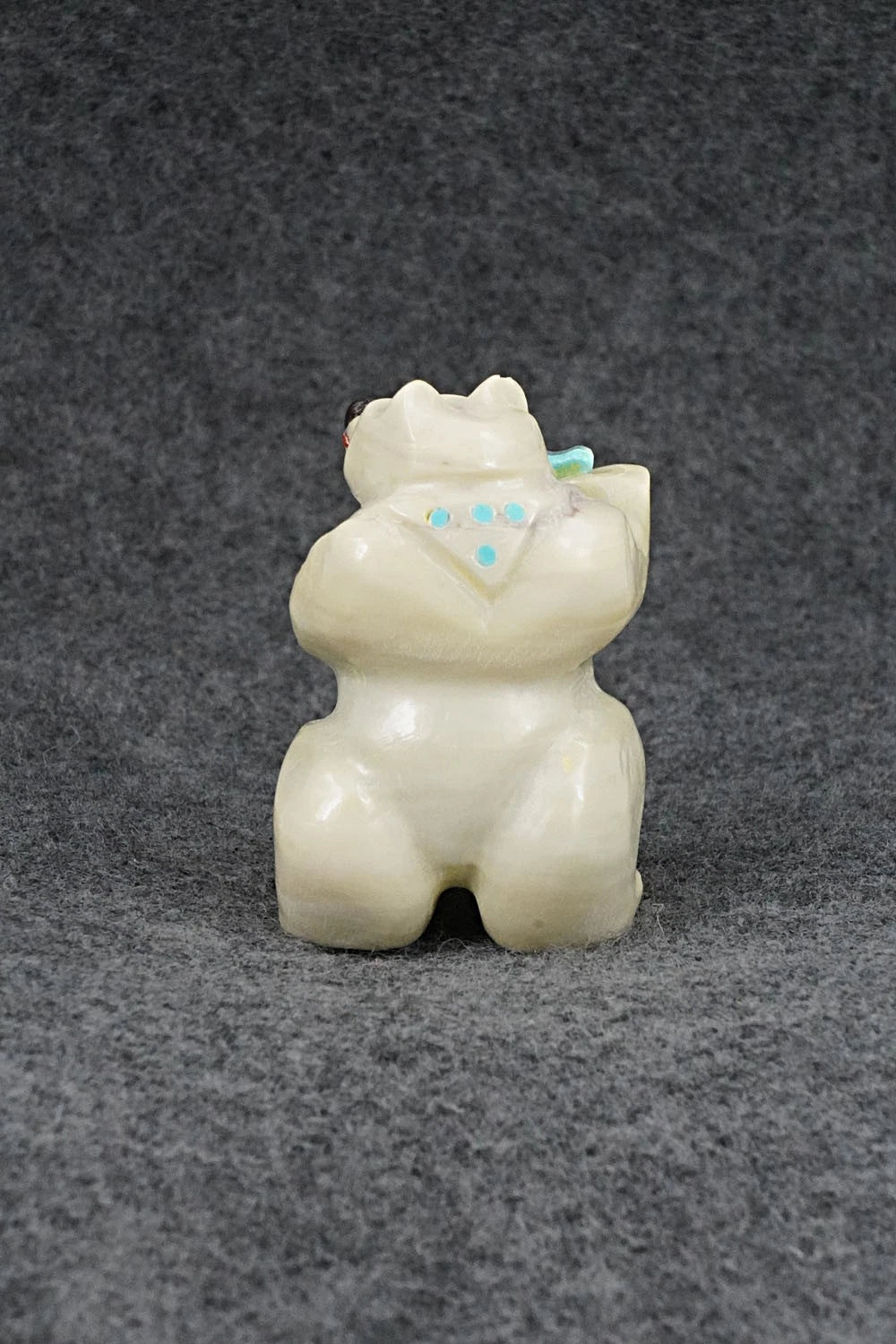 Bear Zuni Fetish Carving - Freddie Leekya