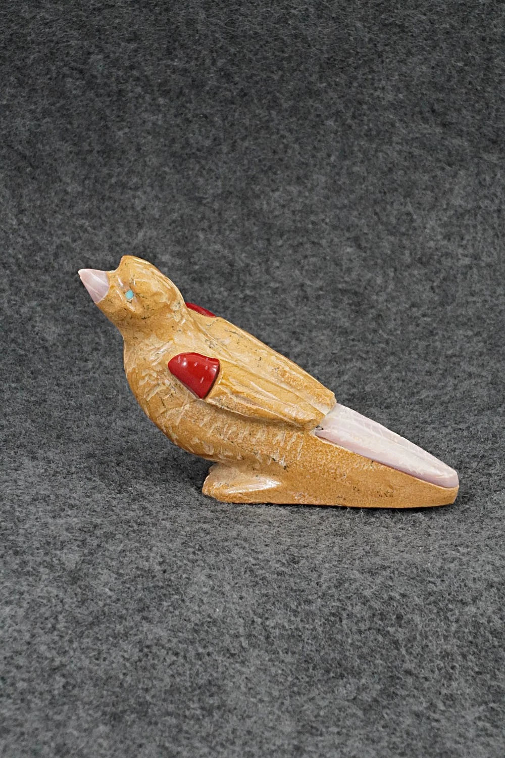 Bird Zuni Fetish Carving - Freddie Leekya