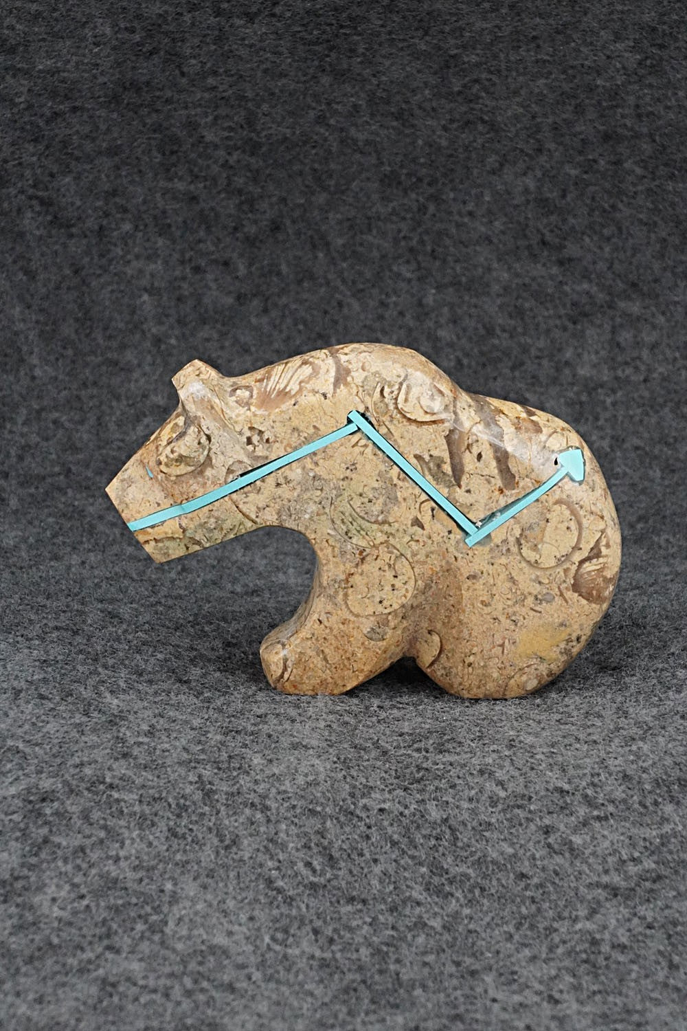 Bear Zuni Fetish Carving - Kenric Laiwakete