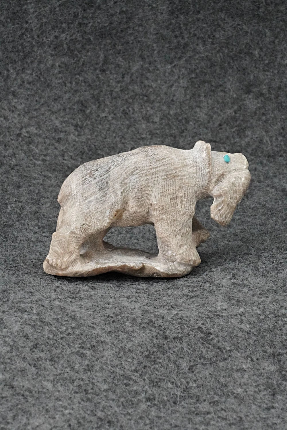 Bear Zuni Fetish Carving - Derrick Kammasee