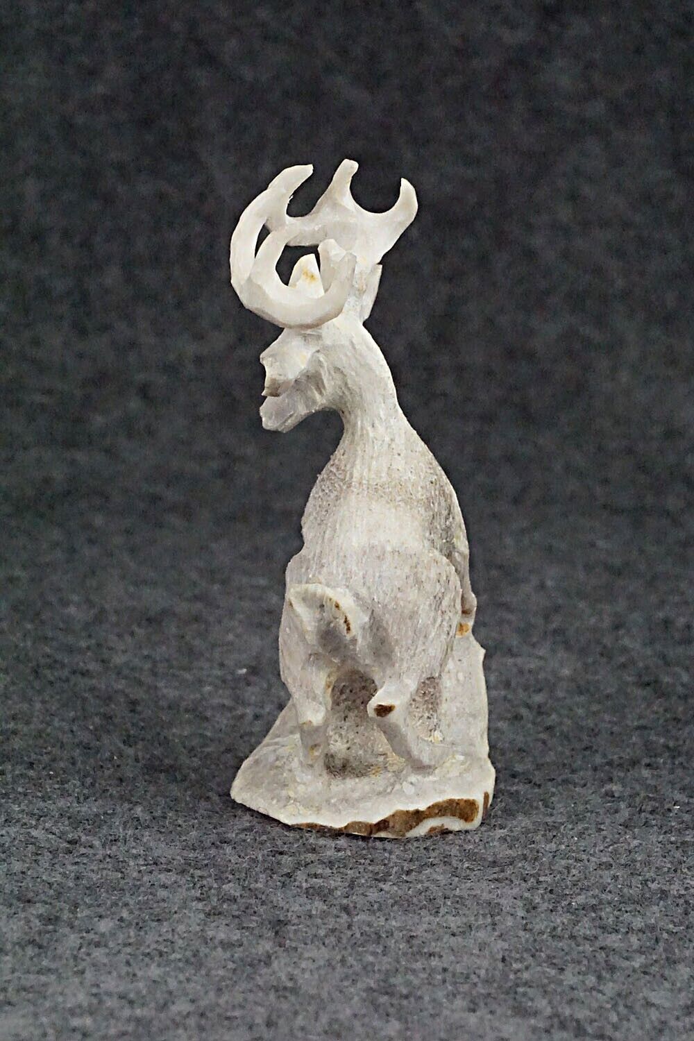 Deer Zuni Fetish Carving - Lewis Malie Jr.