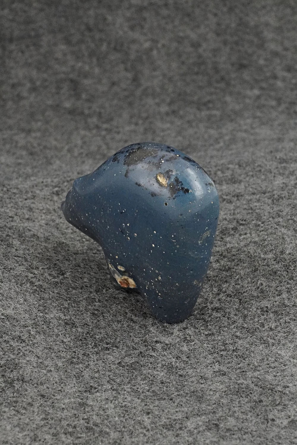 Bear Zuni Fetish Carving - Daphne Quam