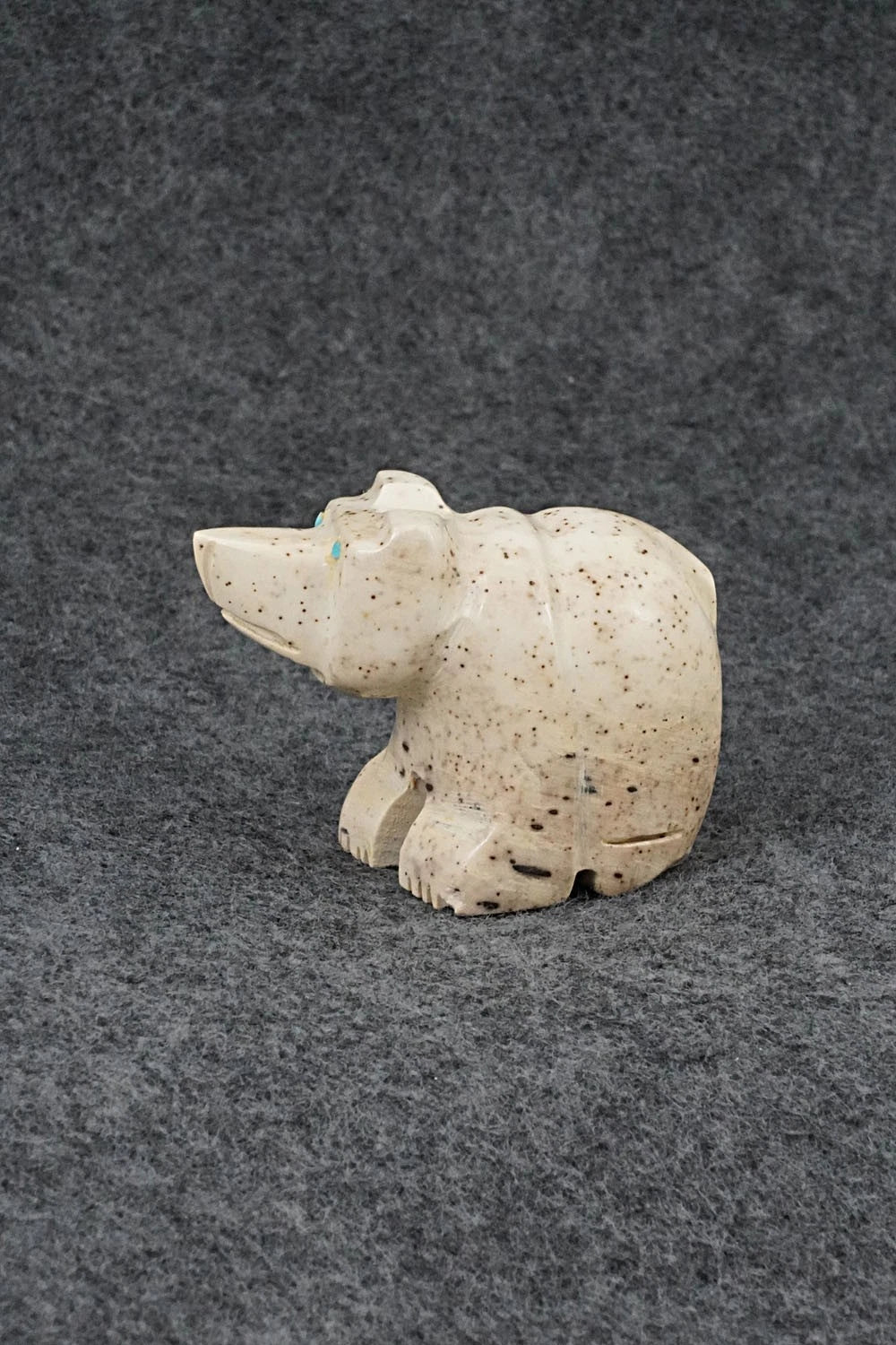 Bear Zuni Fetish Carving - Gilbert Lonjose