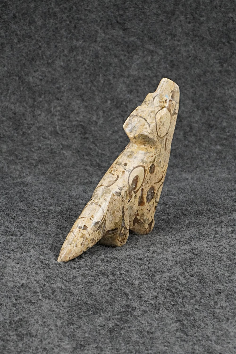 Wolf Zuni Fetish Carving - Kenric Laiwakete