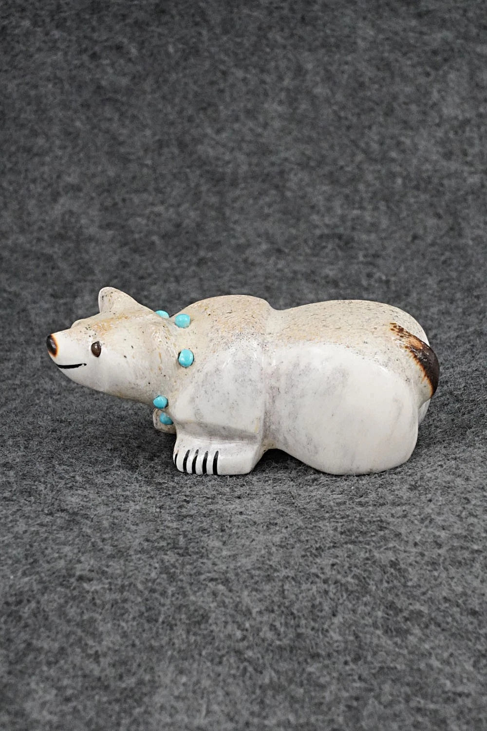 Bear Zuni Fetish Carving - Claudia Peina
