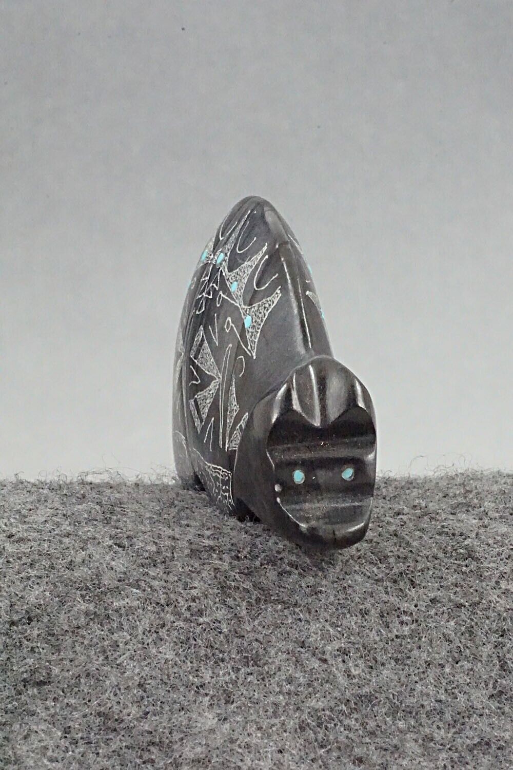 Bear Zuni Fetish Carving - Gerald Peina