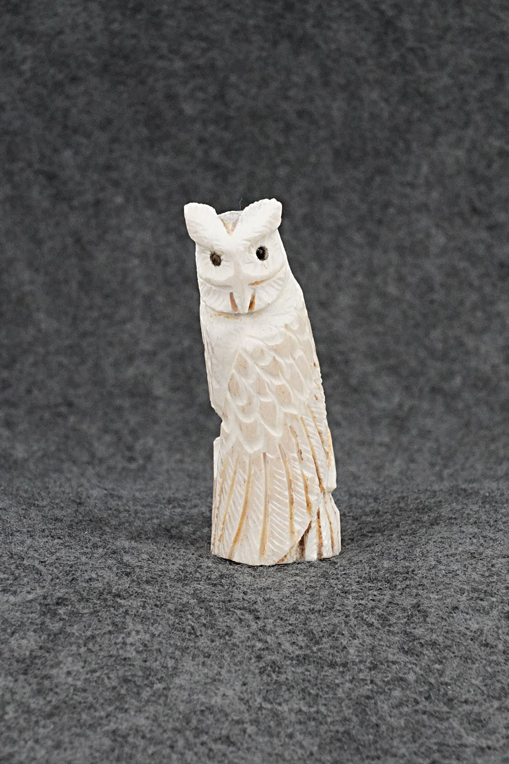 Owl Zuni Fetish Carving - Elton Kaamasee