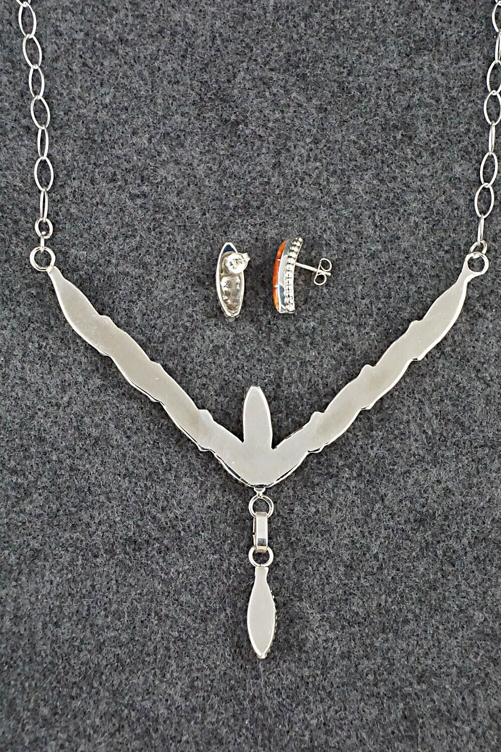 Spiny Oyster & Sterling Silver Necklace and Earrings Set - Leola Nastacio
