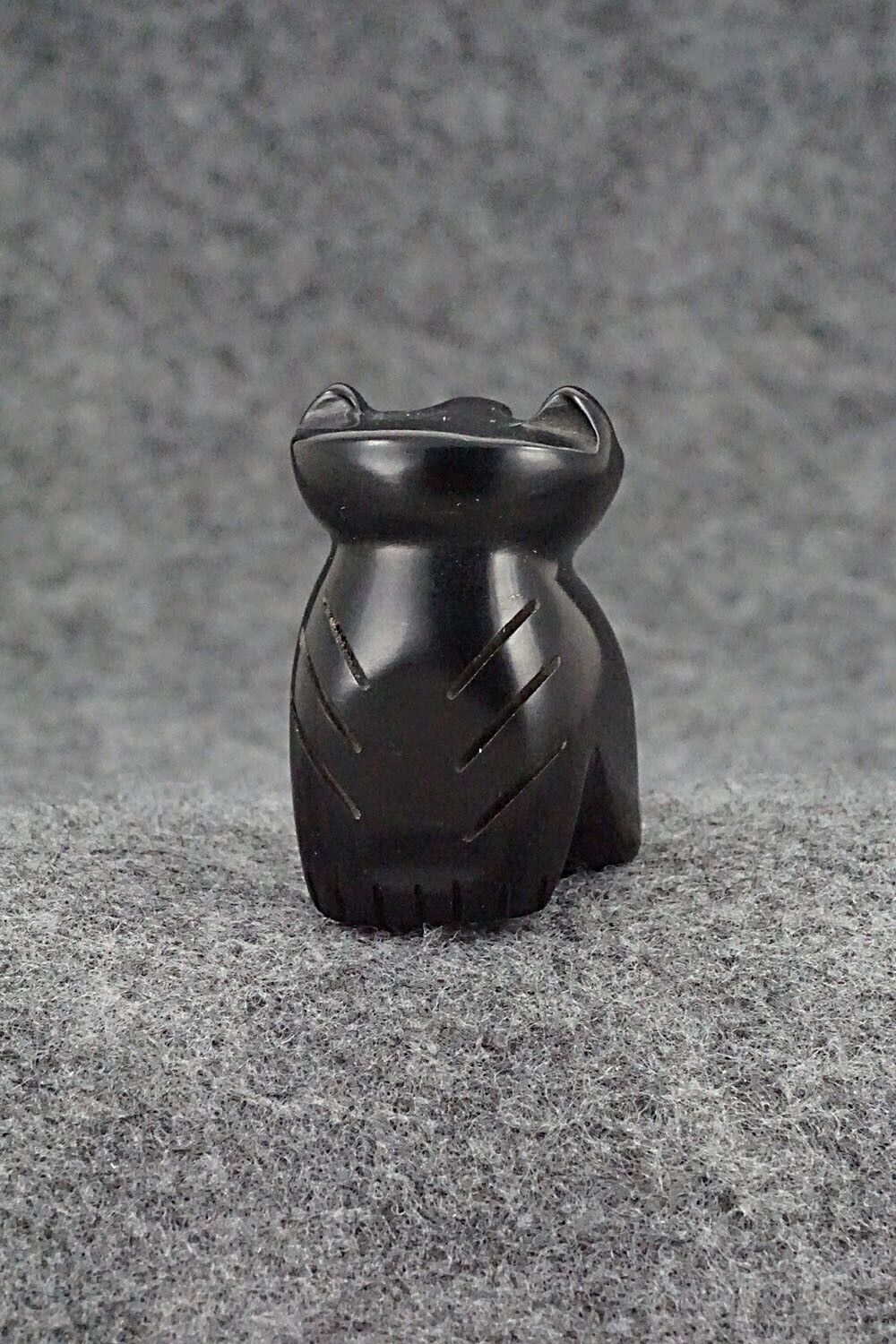 Bear Zuni Fetish Carving - Brandon Phillips