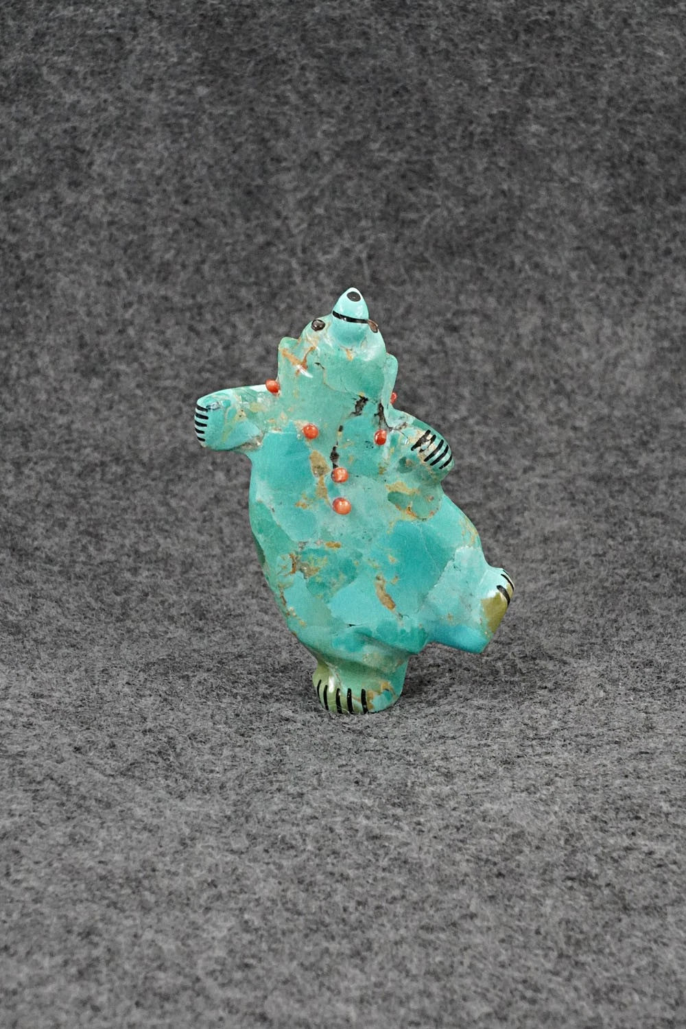 Bear Zuni Fetish Carving - Claudia Peina