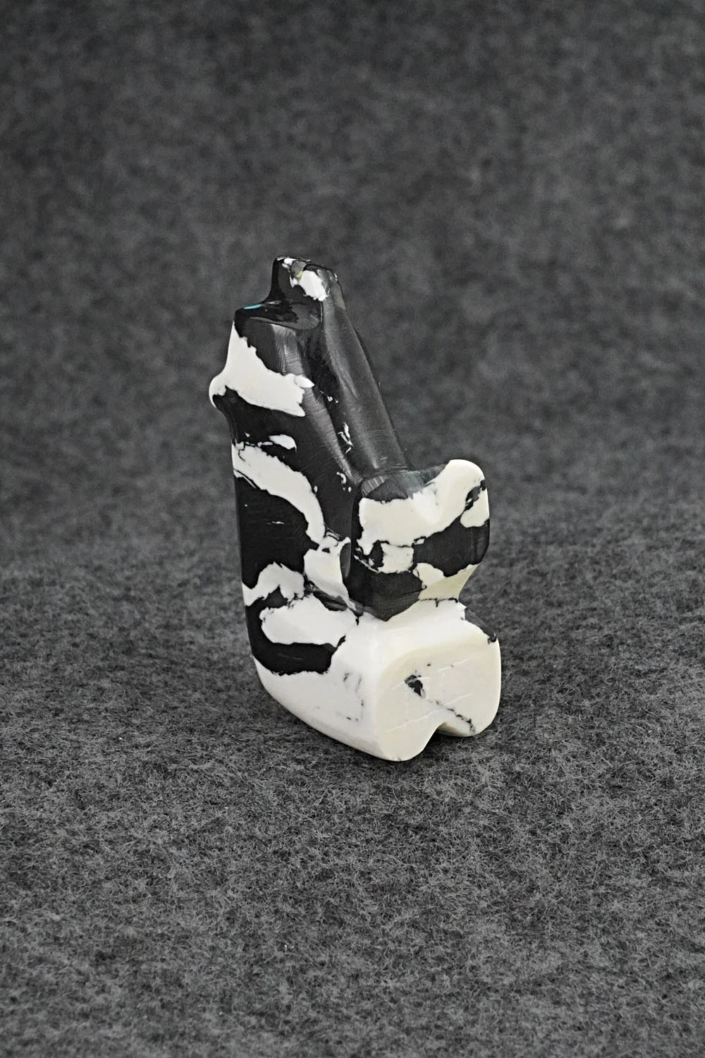 Bear Zuni Fetish Carving - David Chavez