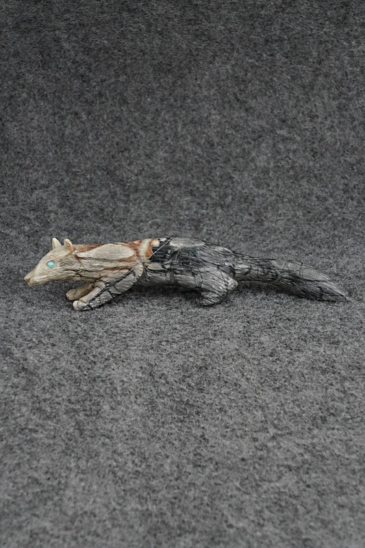 Wolf Zuni Fetish Carving - Lance Cheama