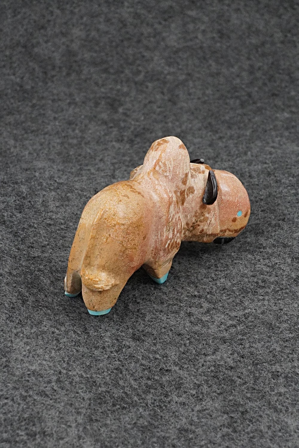 Buffalo Zuni Fetish Carving - Freddie Leekya