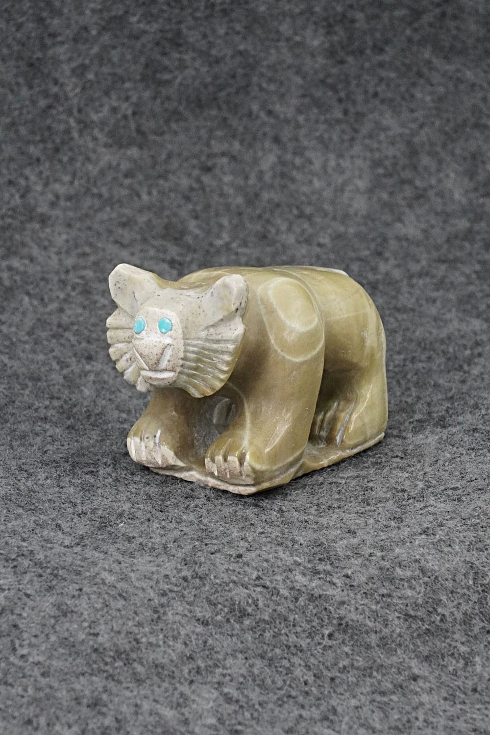 Bobcat Zuni Fetish Carving - Colton Kaamasee
