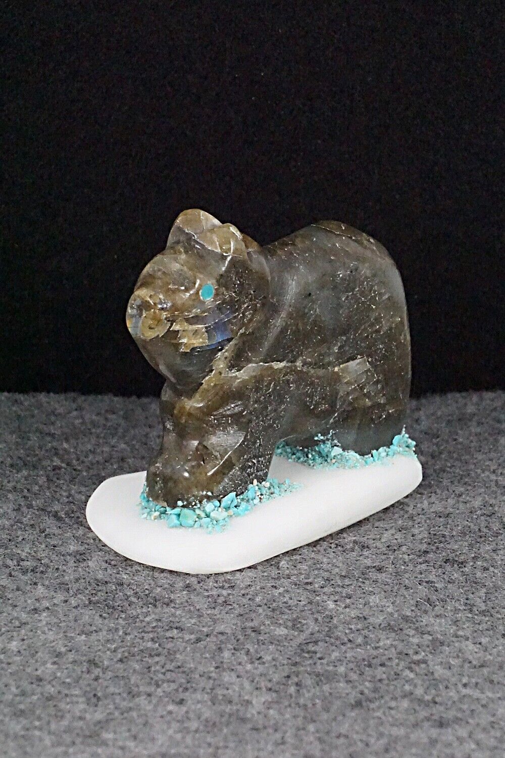 Bear Zuni Fetish Carving - Daniel Chattin