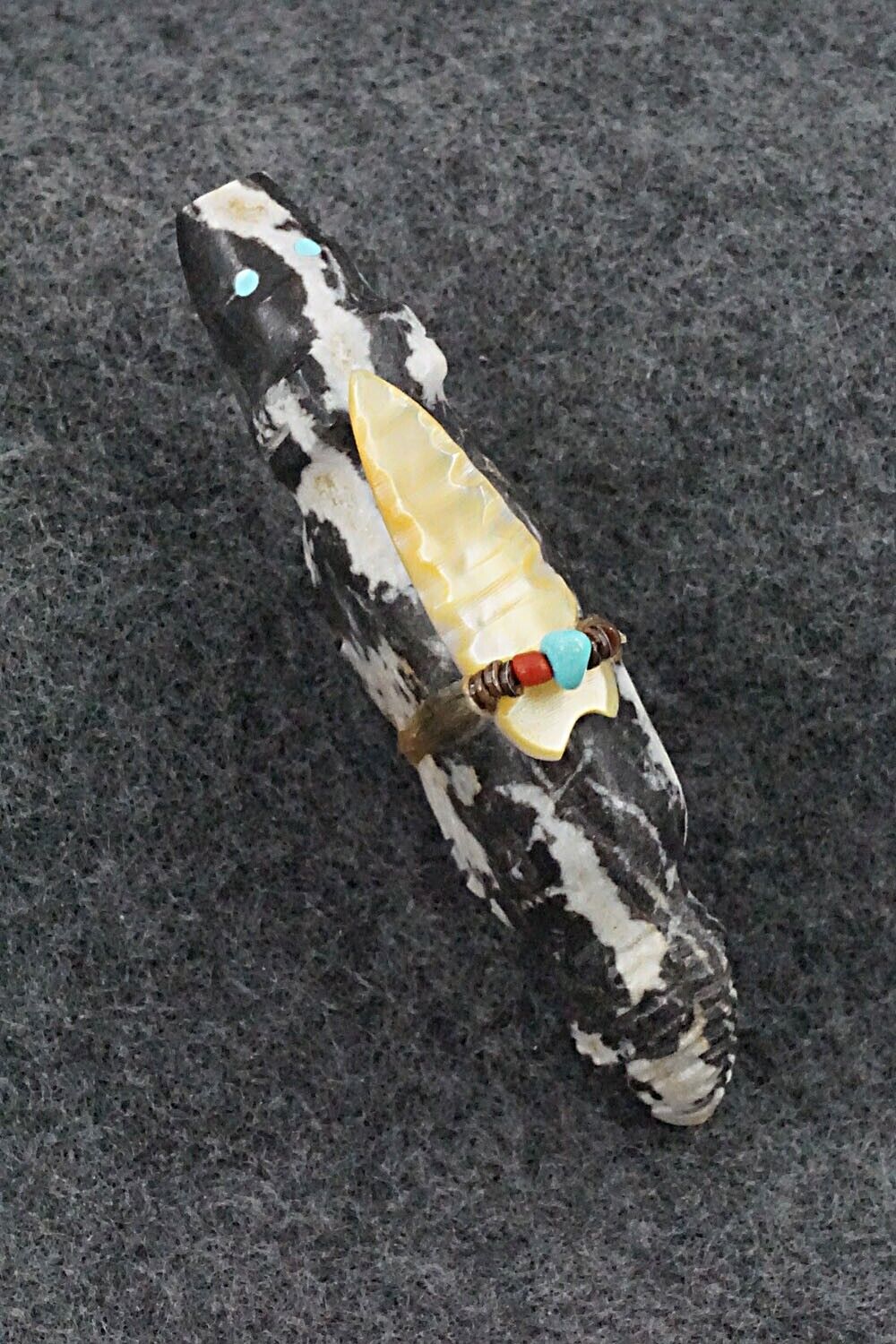 Wolf Zuni Fetish Carving - Peter Gasper