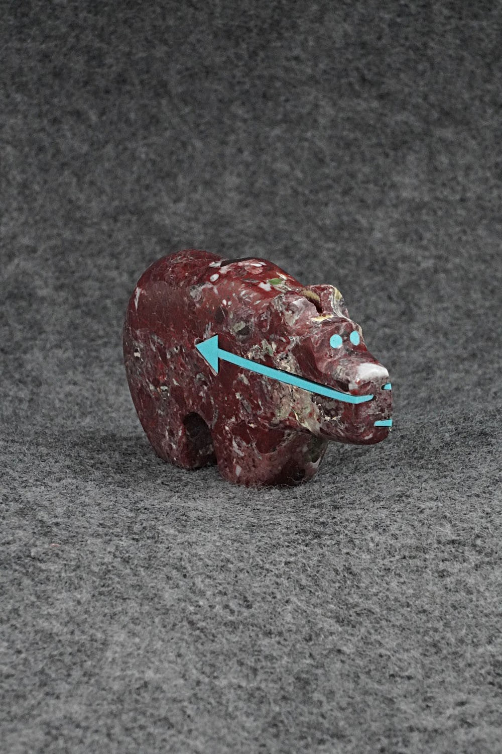 Bear Zuni Fetish Carving - Bernard Laiwakete