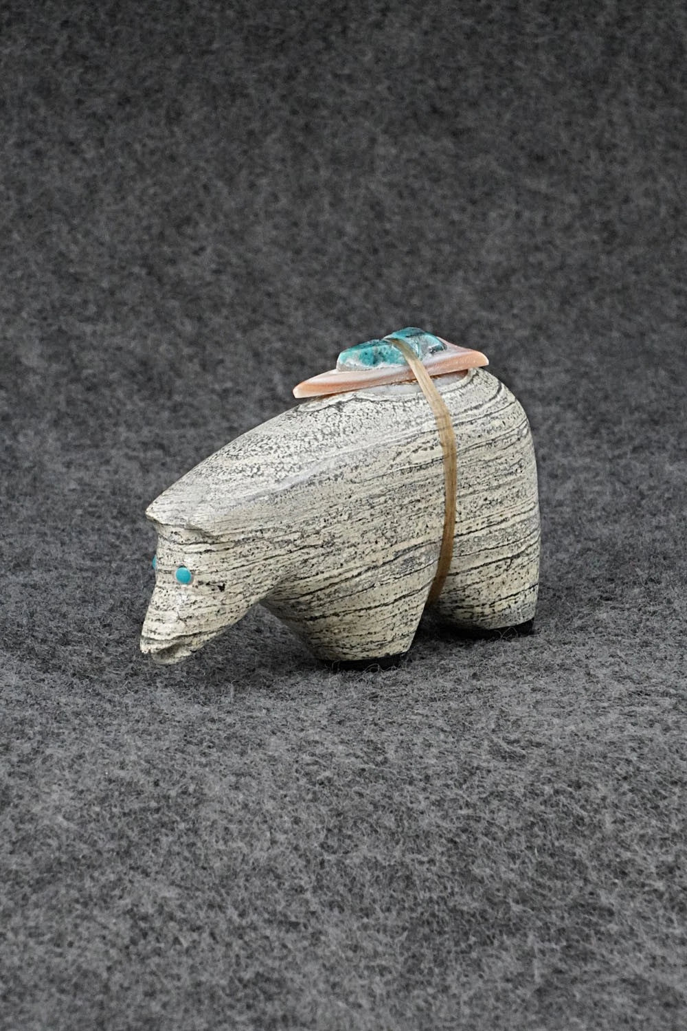 Bear Zuni Fetish Carving - Delvin Leekya