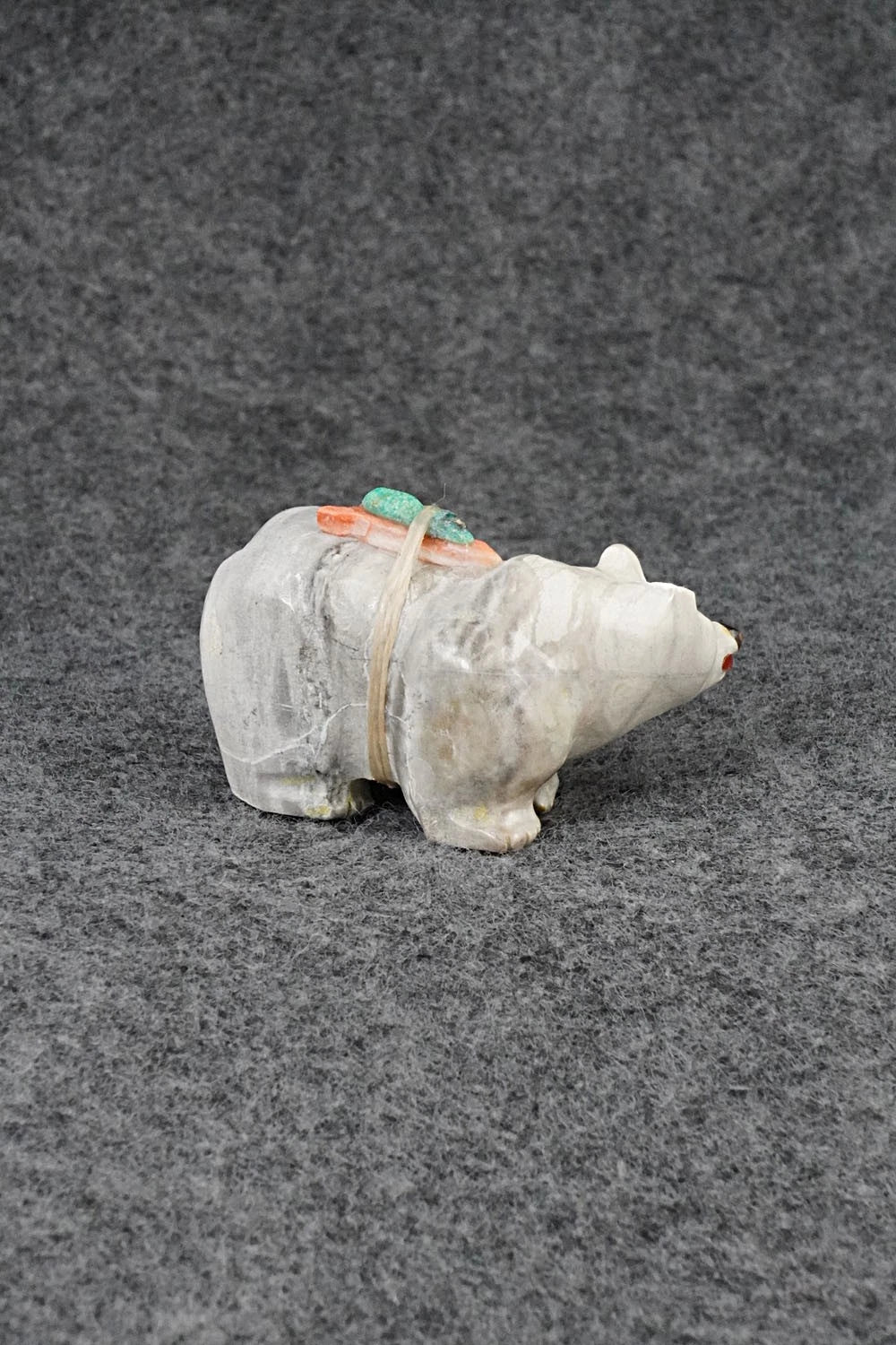 Bear Zuni Fetish Carving - Freddie Leekya