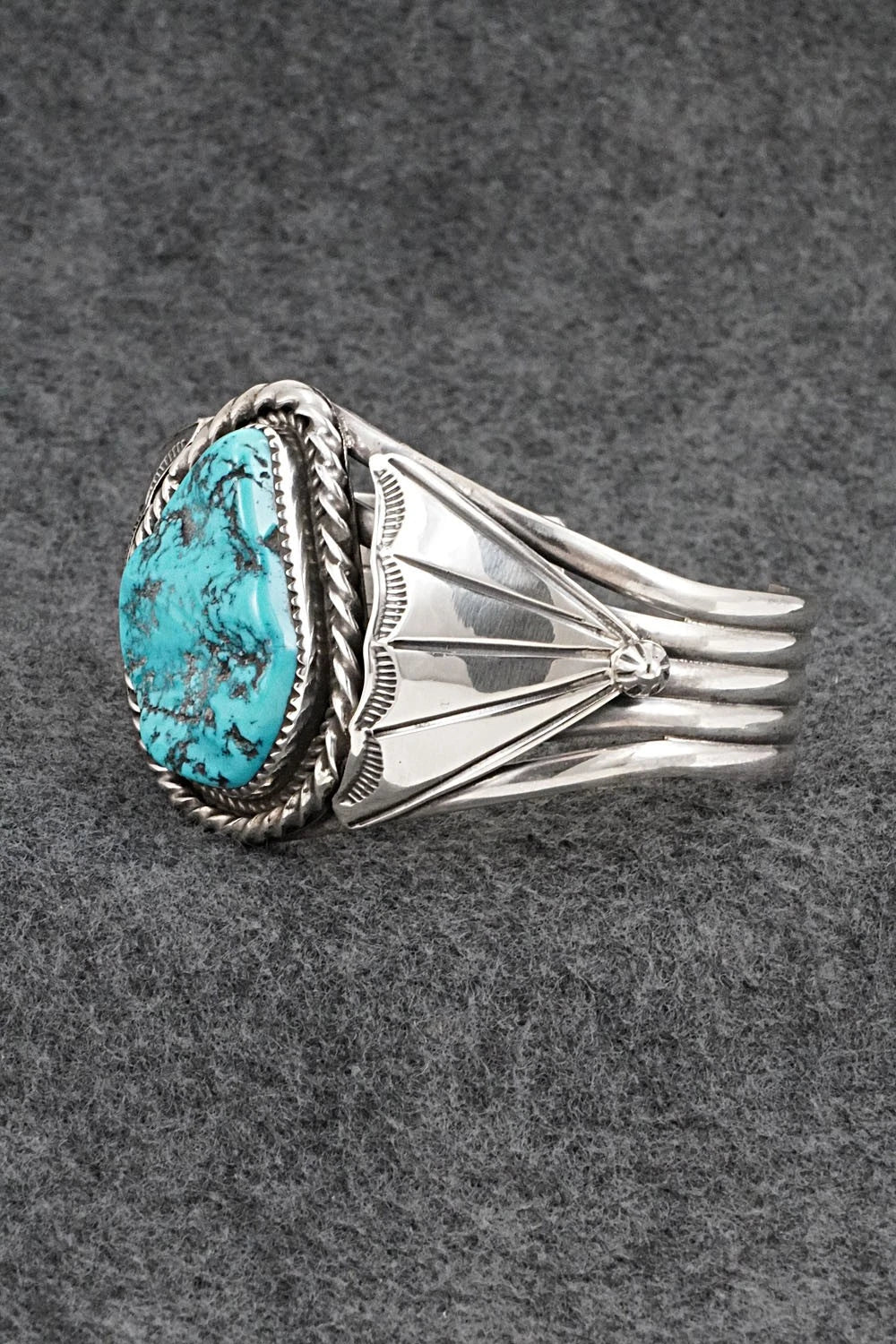 Turquoise & Sterling Silver Vintage Bracelet - Larose Ganadonegro