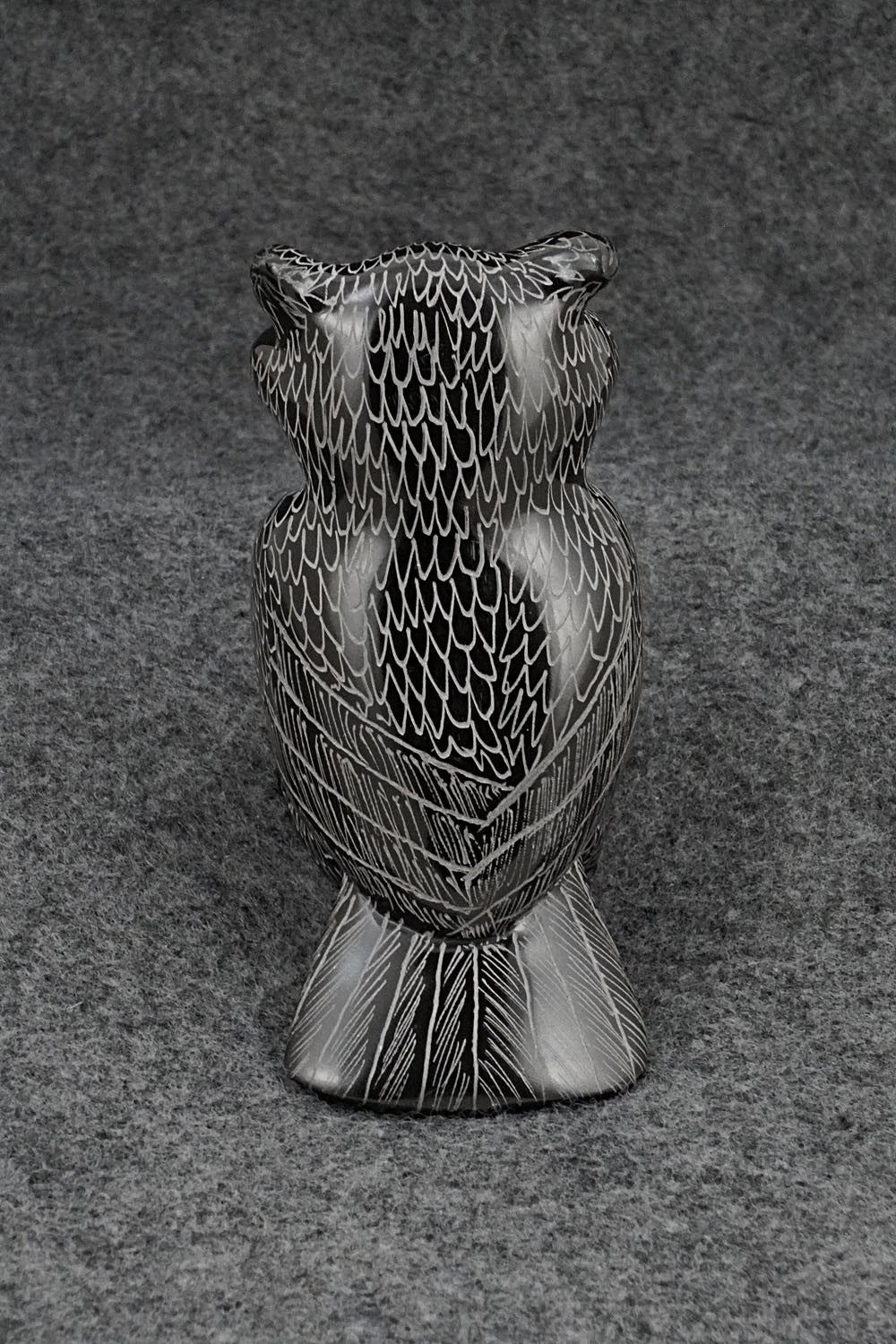 Owl Zuni Fetish Carving - Nelson Yatsattie