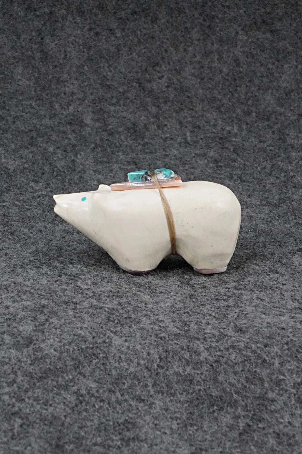 Bear Zuni Fetish Carving - Delvin Leekya