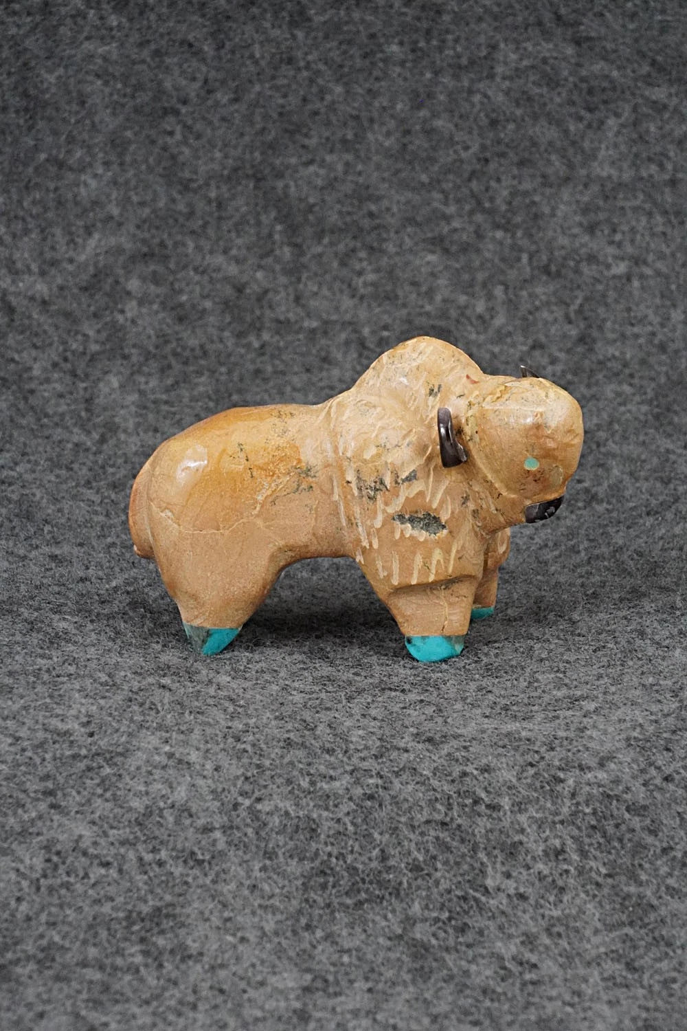Buffalo Zuni Fetish Carving - Freddie Leekya
