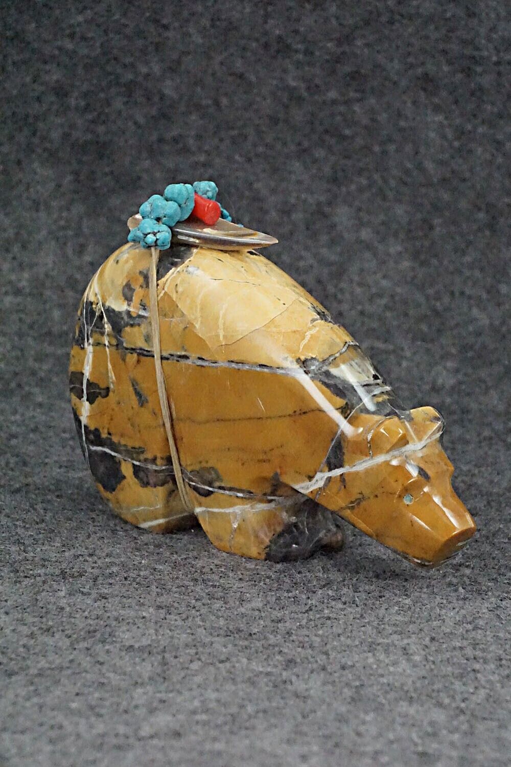 Bear Zuni Fetish Carving - Rodney Laiwakete