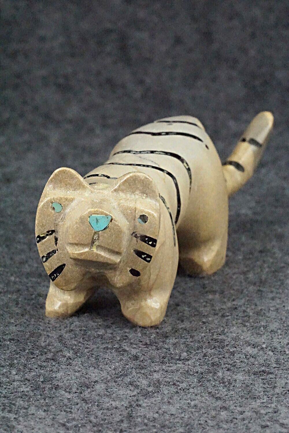 Tiger Zuni Fetish Carving - Enrike Leekya