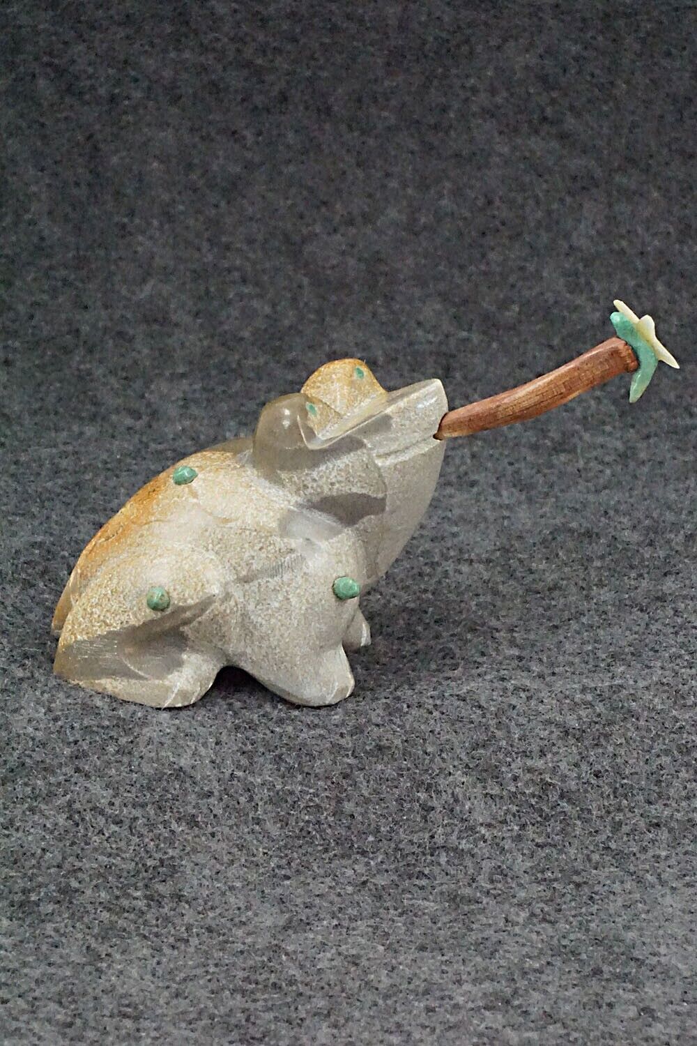 Frog with Dragonfly Zuni Fetish Carving - Enrike Leekya