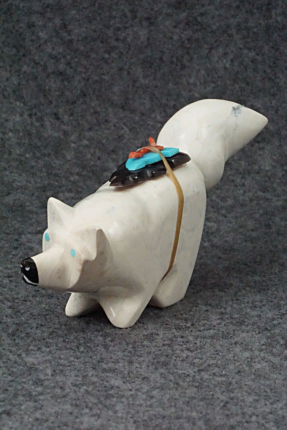 Wolf Zuni Fetish Carving - Enrike Leekya